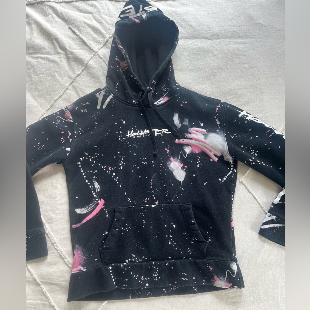 BLACK HOLLISTER HOODIE